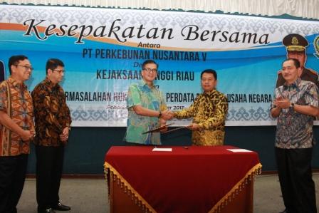  PTPN V MoU dengan Kejati Riau Bidang Perdata dan Tata Usaha Negara
